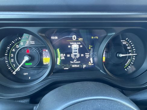 Used 2025 Jeep Wrangler Unlimited Sahara w/ Safety Group AWD/4WD image 33