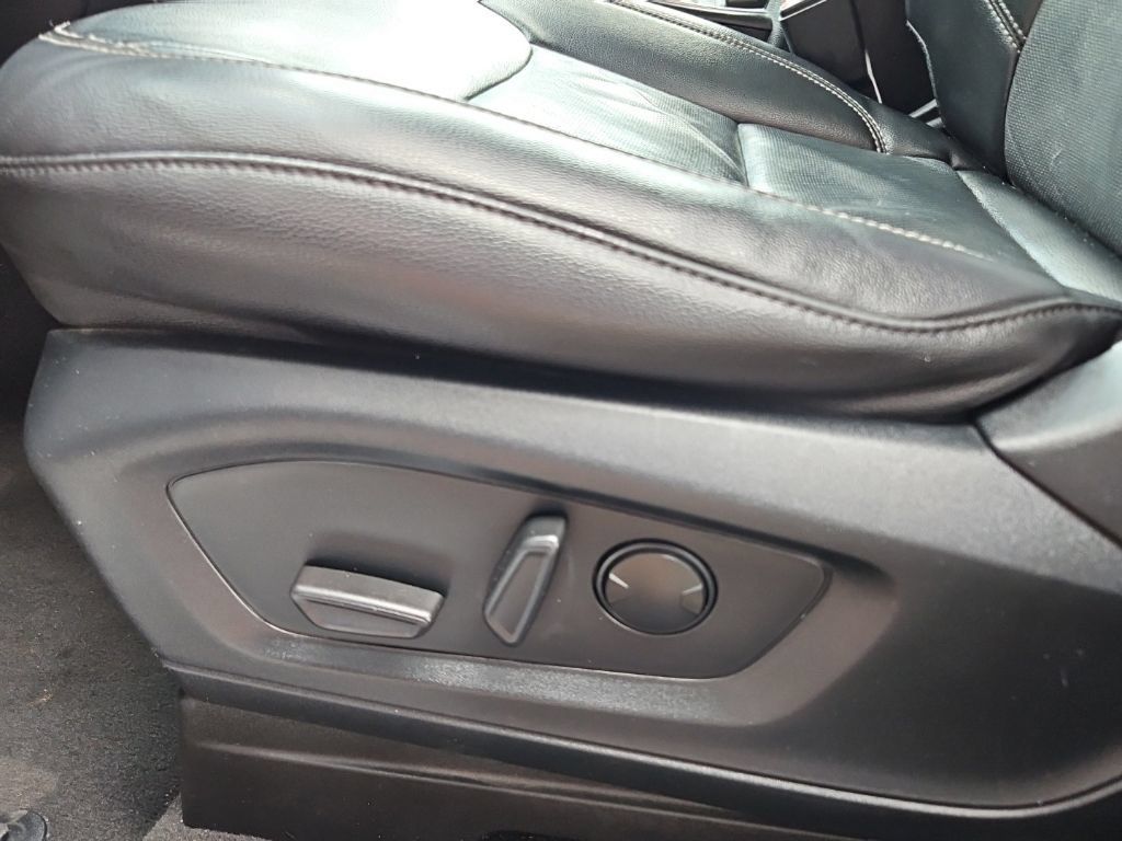 Used 2022 Ford Explorer Limited w/ Equipment Group 301A RWD image 25