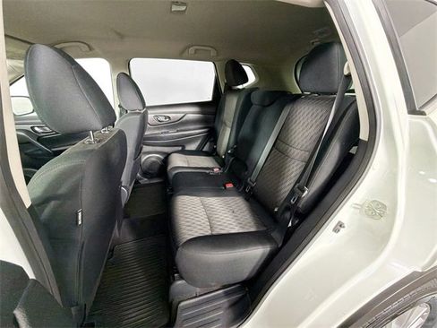 Used 2020 Nissan Rogue SV image 23