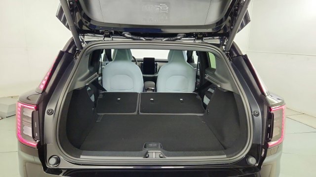 New 2026 Volvo EX30 Ultra w/ Protection Package AWD/4WD image 38