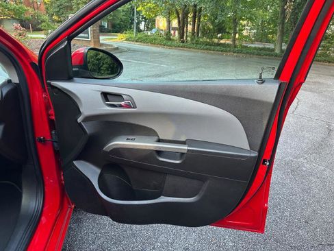 Used 2017 Chevrolet Sonic Premier image 34
