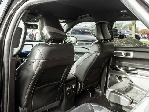 Used 2022 Ford Explorer ST w/ ST Street Pack image 36