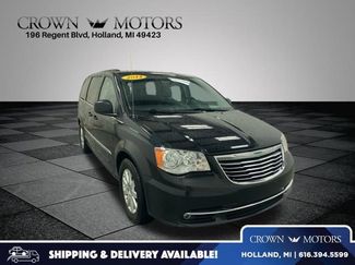 Used 2014 Chrysler Town & Country Touring image 1