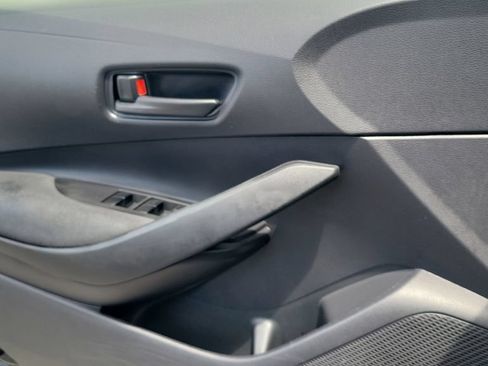 Used 2022 Toyota Corolla LE FWD image 22