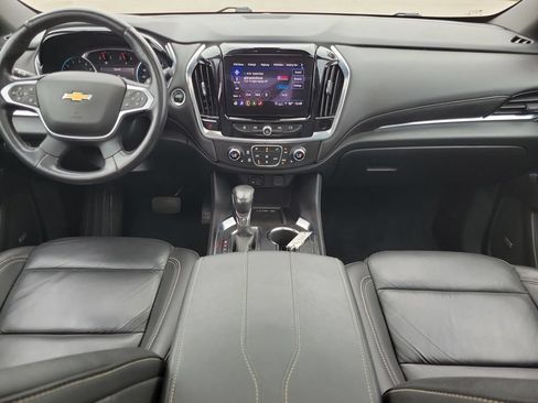 Used 2022 Chevrolet Traverse LT w/ LT Premium Package AWD/4WD image 16