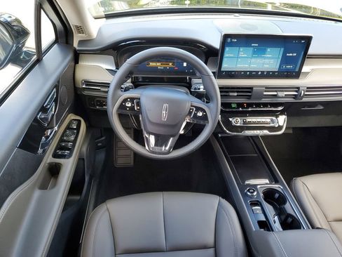 New 2026 Lincoln Corsair Premiere FWD image 16