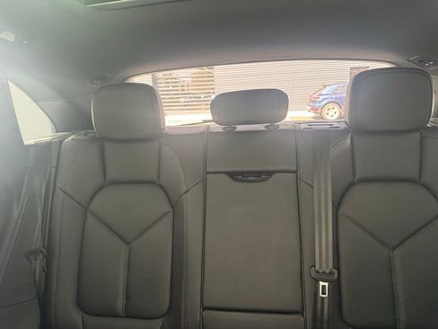 Certified 2025 Porsche Macan image 13