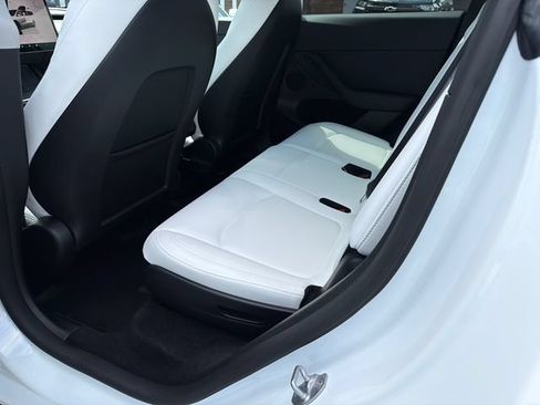 Used 2023 Tesla Model Y Long Range AWD/4WD image 21