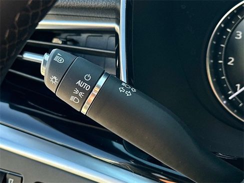 Used 2025 Cadillac XT6 Luxury image 9