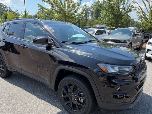 New 2026 Jeep Compass Latitude AWD/4WD image 5