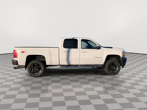 Used 2011 Chevrolet Silverado 2500 LTZ w/ LTZ Plus Package image 8