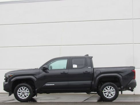 New 2026 Toyota Tacoma SR5 RWD image 4