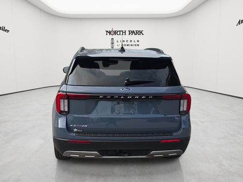 Used 2025 Ford Explorer Active w/ Active Comfort Package RWD image 4