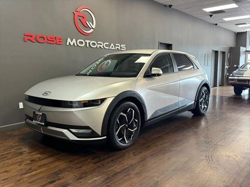 Used 2023 Hyundai Ioniq 5 SEL image 1