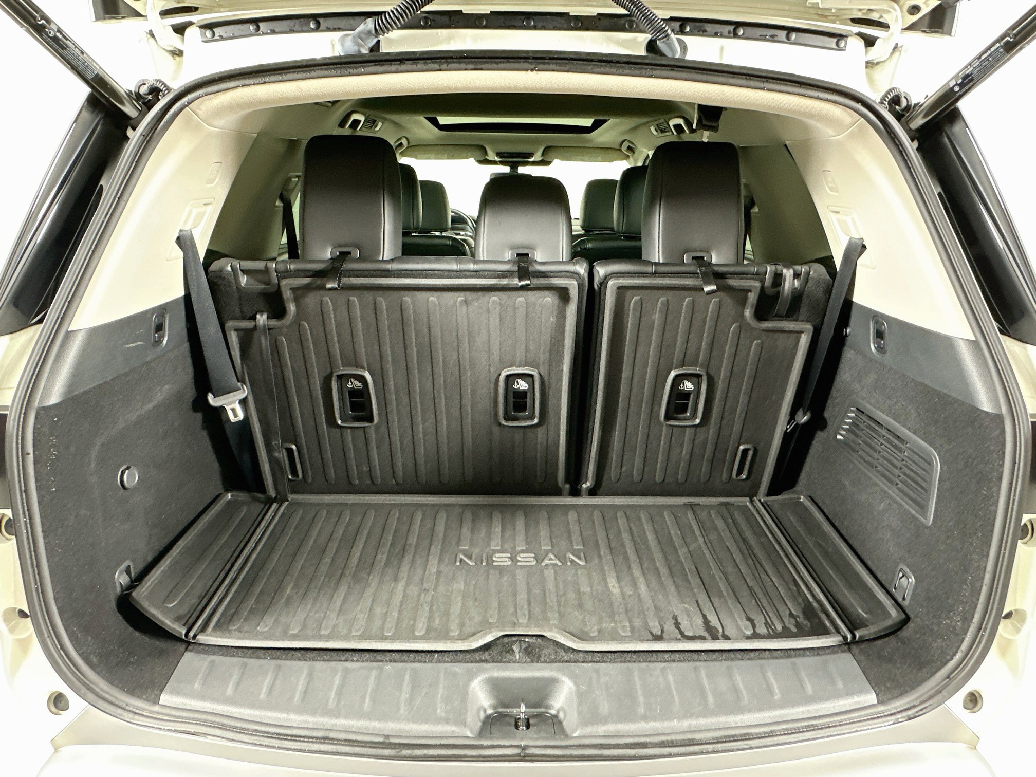 Used 2022 Nissan Pathfinder SL w/ SL Premium Package FWD image 31