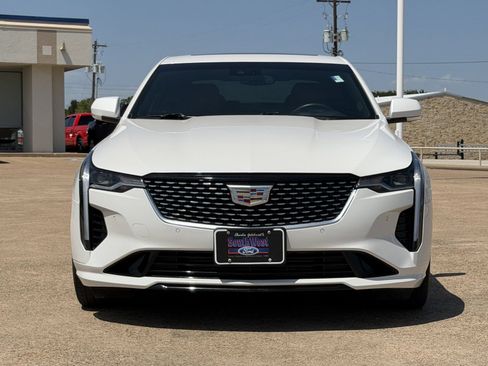 Used 2024 Cadillac CT4 Premium Luxury RWD image 9