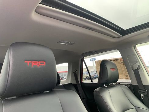 Used 2024 Toyota 4Runner TRD Off-Road Premium w/ Off Road Premium Plus Package AWD/4WD image 19