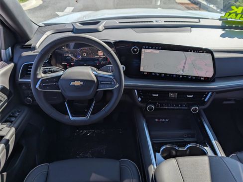 New 2026 Chevrolet Suburban Premier image 15