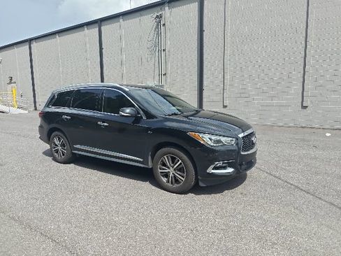 Used 2019 INFINITI QX60 Luxe w/ Essential Package FWD image 1