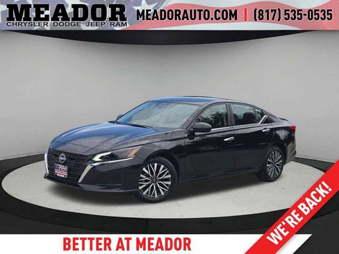 Used 2025 Nissan Altima 2.5 SV FWD image 1