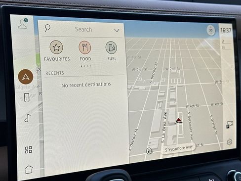 New 2026 Land Rover Defender 110 X-Dynamic SE image 25