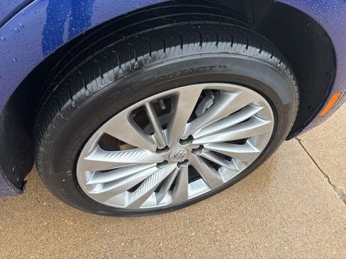 Used 2025 Buick Envision Avenir AWD/4WD image 24