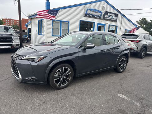 Used 2023 Lexus UX 250h AWD w/ Accessory Package (Z1) image 4