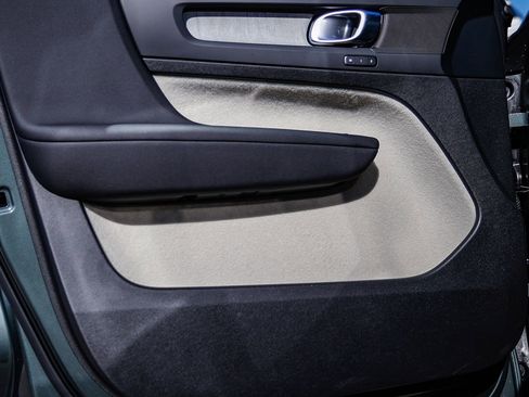 New 2026 Volvo XC40 B5 Plus w/ Protection Package Premier image 21