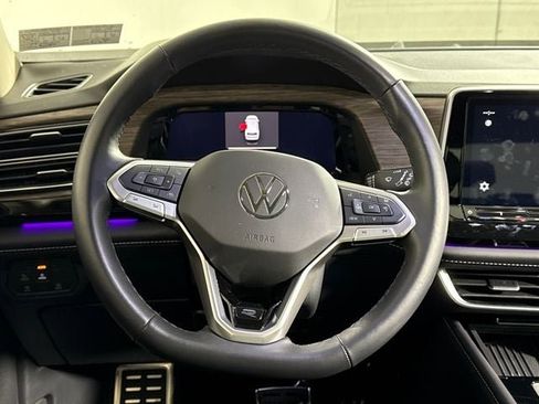 Used 2025 Volkswagen Atlas SEL Premium R-Line image 14