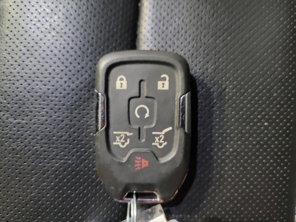 Used 2017 GMC Yukon Denali w/ Open Road Package AWD/4WD image 32