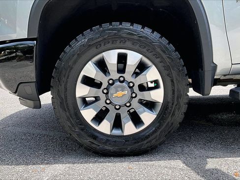 Used 2024 Chevrolet Silverado 2500 Custom w/ Custom Value Package AWD/4WD image 35
