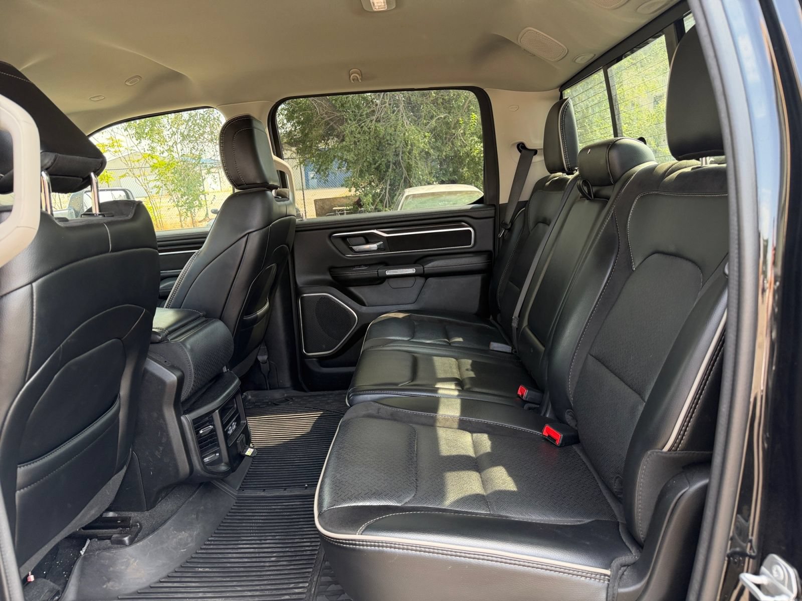 Used 2022 RAM 1500 Laramie AWD/4WD image 28