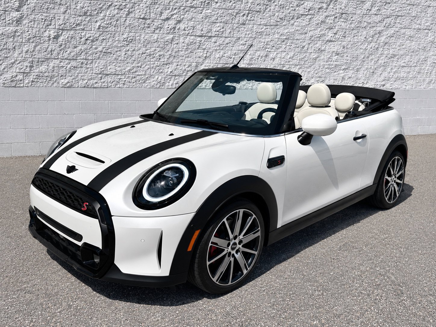 Used 2024 MINI Cooper S FWD image 1