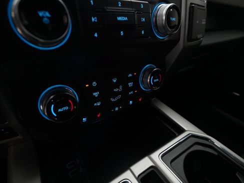 Used 2020 Ford F150 Lariat w/ Equipment Group 502A Luxury AWD/4WD image 19