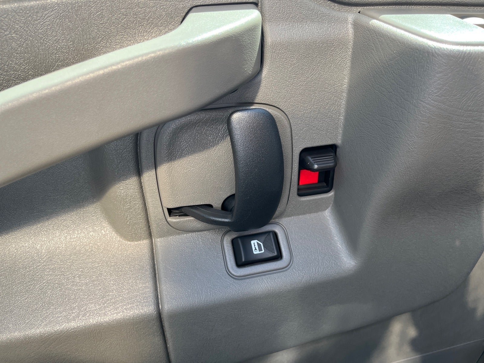 New 2024 Chevrolet Express 3500 w/ Power Convenience Package RWD image 17