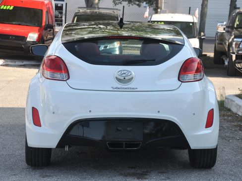 Used 2013 Hyundai Veloster w/ Tech Pkg FWD image 7