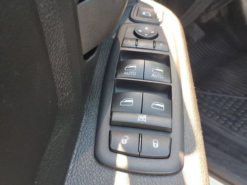 Used 2024 RAM 3500 Tradesman w/ Chrome Appearance Group AWD/4WD image 11