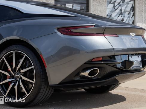 Used 2017 Aston Martin DB11 V12 image 12