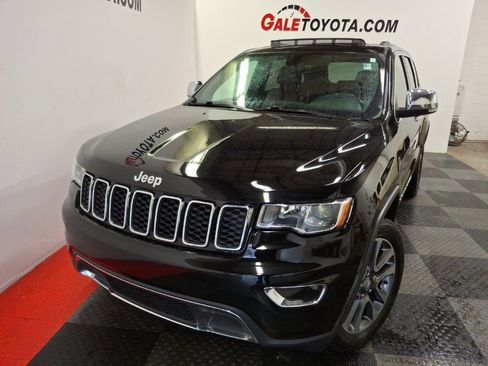 Used 2018 Jeep Grand Cherokee Limited w/ Trailer Tow Group IV image 2