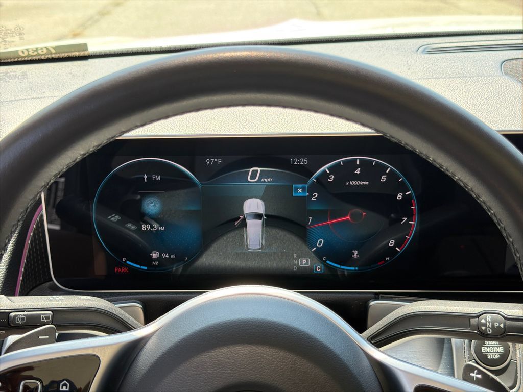 Used 2021 Mercedes-Benz GLB 250 w/ Premium Package image 27