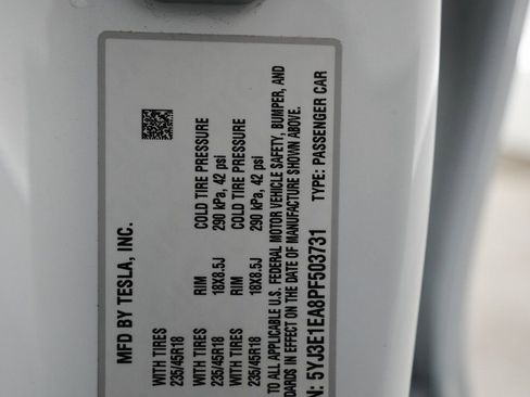 Used 2023 Tesla Model 3 Standard Range image 29