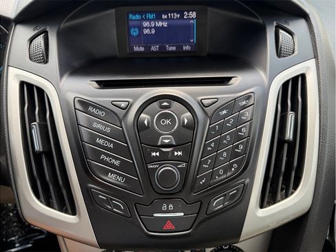 Used 2014 Ford Focus SE FWD image 24
