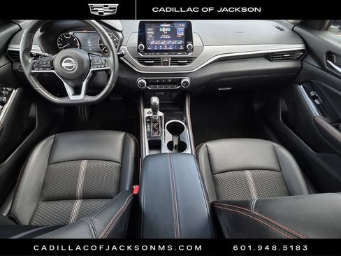 Used 2024 Nissan Altima 2.5 SR FWD image 9