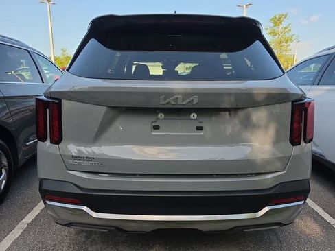 Certified 2026 Kia Sorento S FWD image 4