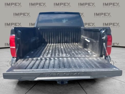 Used 2024 Toyota Tacoma SR5 AWD/4WD image 20