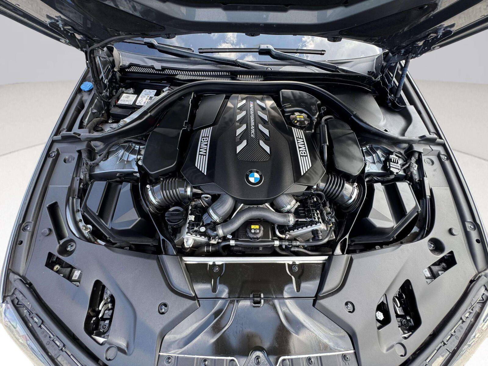 Used 2021 BMW M550i xDrive w/ Dynamic Handling Package AWD/4WD image 52