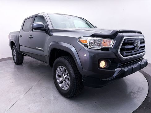 Used 2019 Toyota Tacoma SR5 RWD image 9