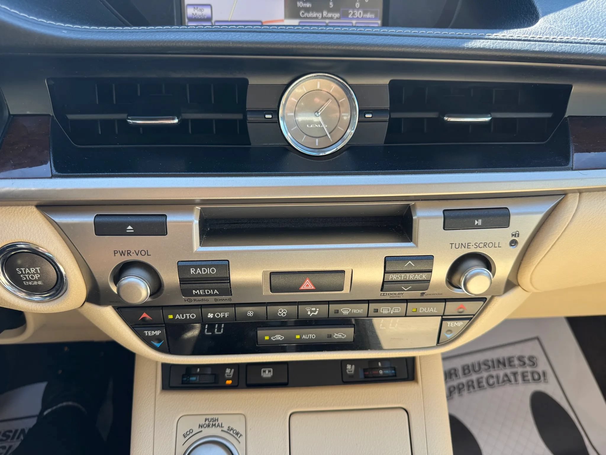 Used 2014 Lexus ES 350 w/ Luxury Package FWD image 28