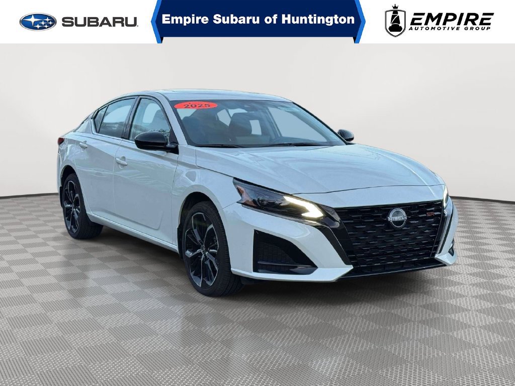 Used 2025 Nissan Altima 2.5 SR w/ SR Premium Package AWD/4WD image 1