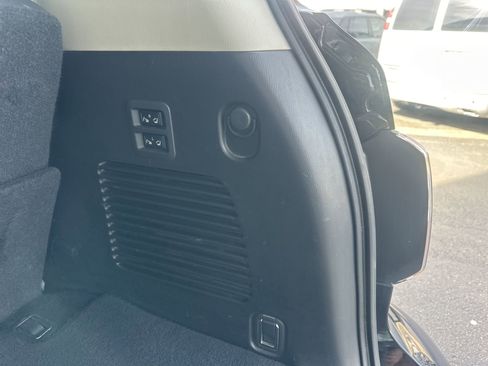 Used 2018 Nissan Armada SL w/ Moonroof Package image 15